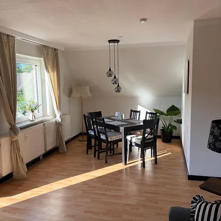 3-zimmer-fewo Im 1-og In Ruhiger Lage - & Apartmán
