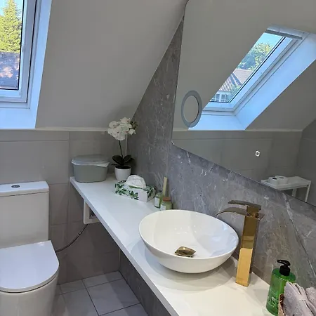 Apartmán 3-zimmer-fewo Im 1-og In Ruhiger Lage - & *